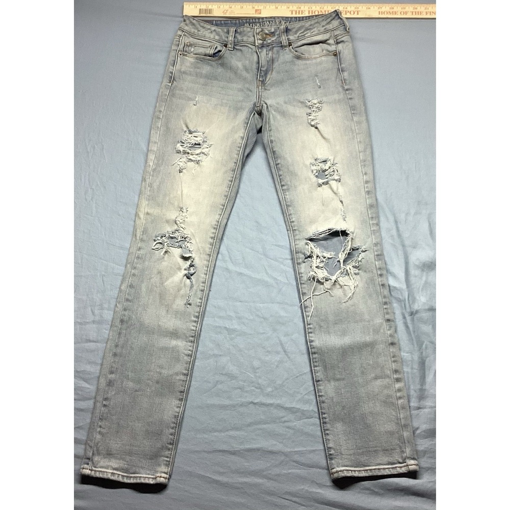 American Eagle Skinny Jeans Size 2 Light Wash Distressed‎
